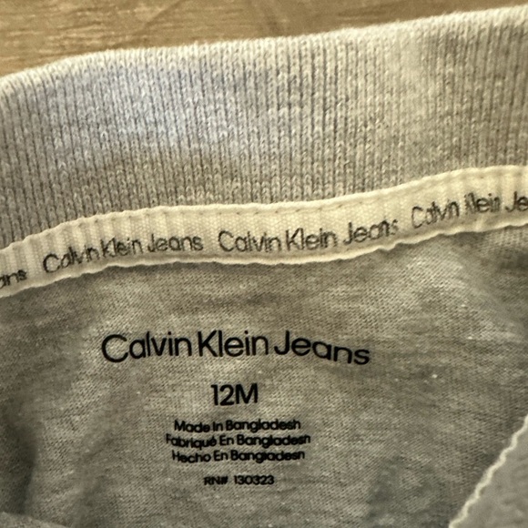 Y2K Calvin Klein Baby Boy Polo Gray Pink White 12 Months
EUC - Picture 7 of 8